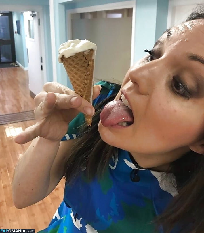 Laura Tobin Nude OnlyFans  Leaked Photo #154