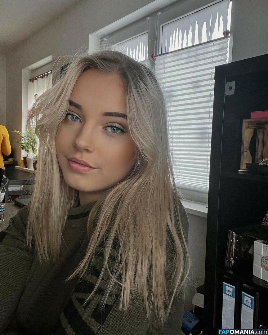 Laura / https: / laurabeverlin / llaurenha / lolilau Nude OnlyFans  Leaked Photo #62