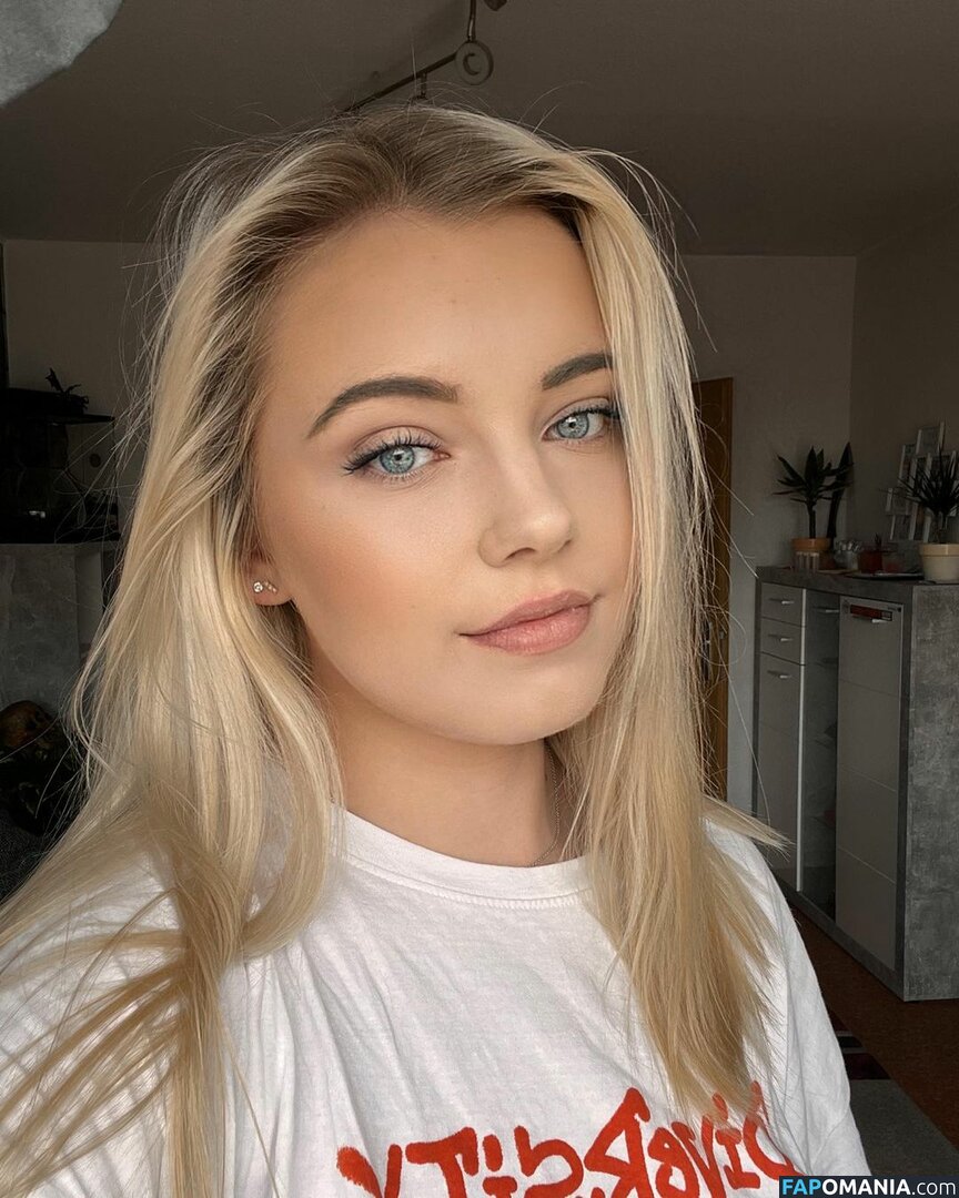 Laura / https: / laurabeverlin / llaurenha / lolilau Nude OnlyFans  Leaked Photo #83