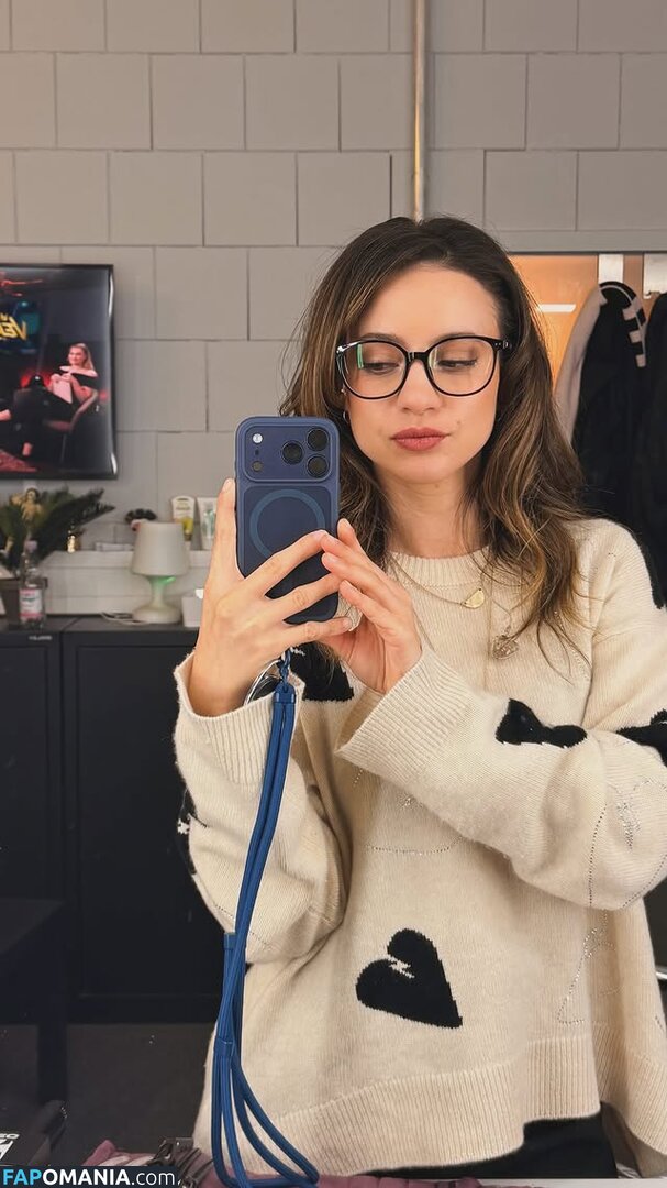 Laure Valée / laure_bv Nude OnlyFans  Leaked Photo #166