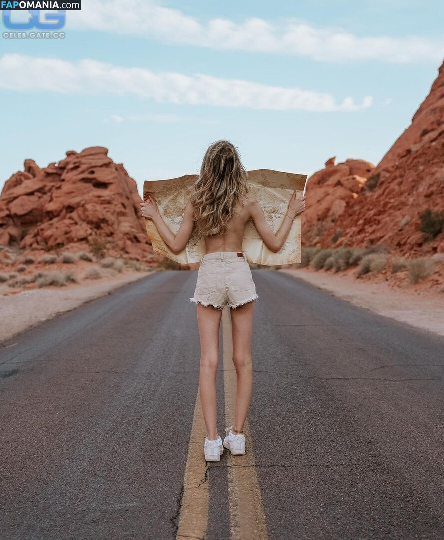 Lea Peach / Looskanal / lea / wifiloo_m Nude OnlyFans  Leaked Photo #813