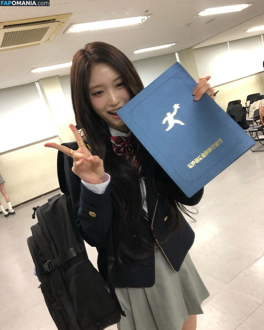 Lee Hyun-Seo / eeseooes / https: / iveleeseoi Nude OnlyFans  Leaked Photo #1