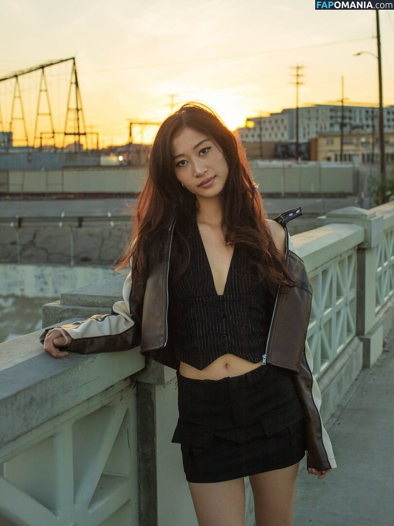 Famous Asian tiktoker / Leenda Dong / leendadong / leendaphotodumps Nude OnlyFans  Leaked Photo #1