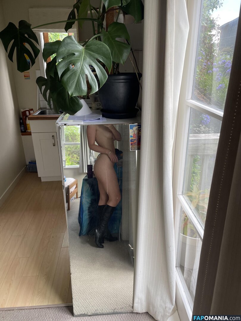 Lepetit_lapin / lepetitlapinkarori Nude OnlyFans  Leaked Photo #2