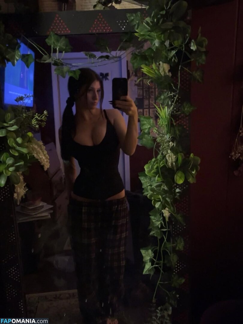 Lil Vampy / lil.vamppyy / lil_vampy Nude OnlyFans  Leaked Photo #1