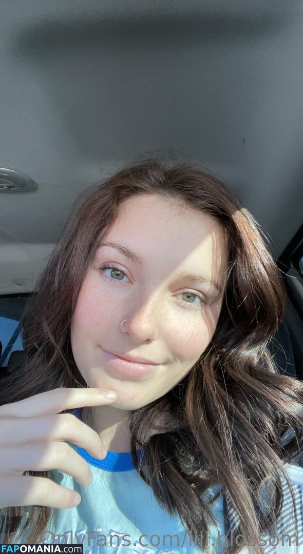 Lilly_Blossom / lili.blossom / lilyblossom_es Nude OnlyFans  Leaked Photo #32