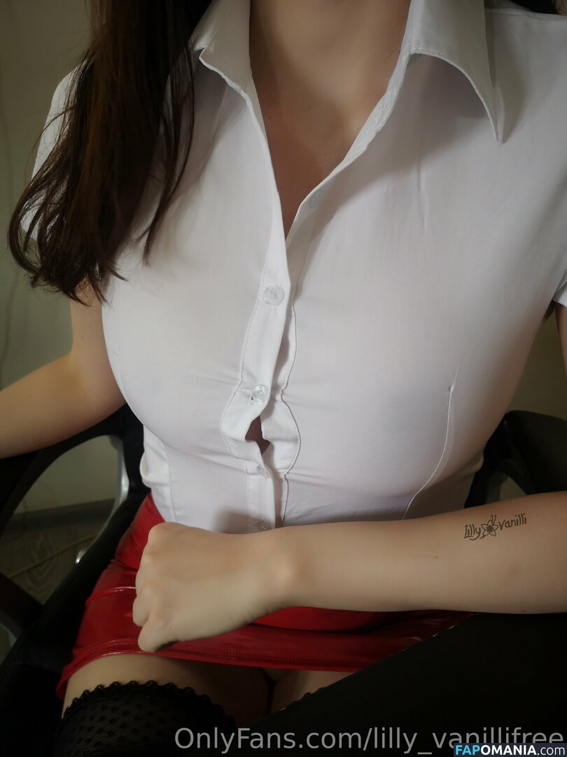 __luvyl / lilly_vanillifree Nude OnlyFans  Leaked Photo #2