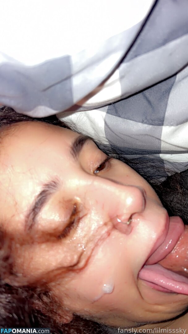 Lilmisssky / knd_sky Nude OnlyFans  Leaked Photo #5