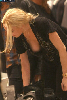 Lindsay Lohan Nude Leaked Photo #117