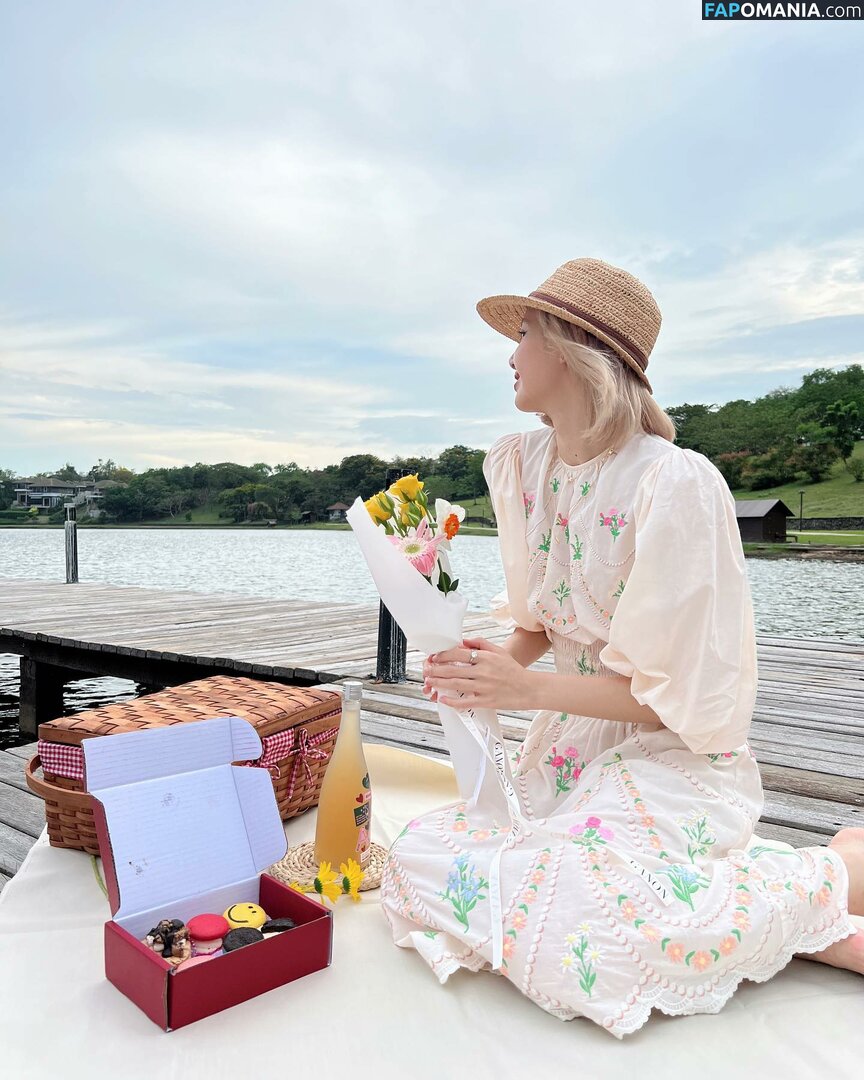 Blackpink / Lisa / lalalalisa_m / lisaamane Nude OnlyFans  Leaked Photo #223