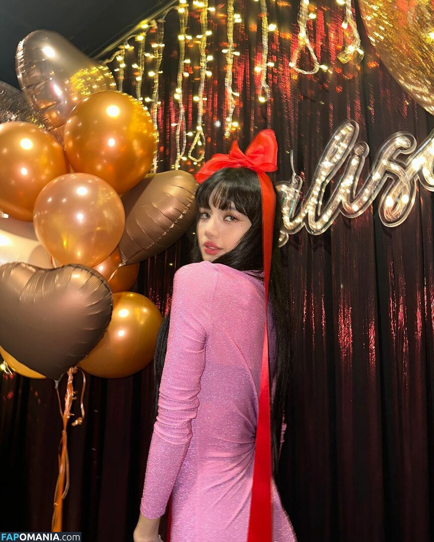 Blackpink / Lisa / lalalalisa_m / lisaamane Nude OnlyFans  Leaked Photo #378