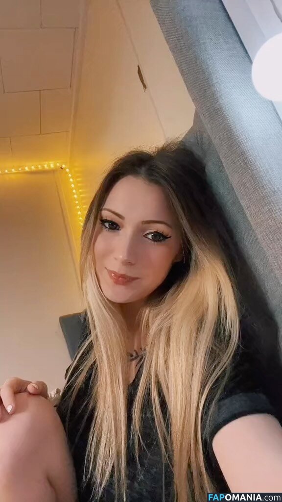 Little Momma / Littleemommaa21 / littlee.mommaa23 / littleemommaa23 Nude OnlyFans  Leaked Photo #11