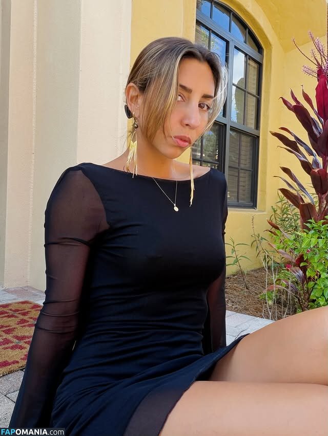 Carla Outes / littlefitdevil Nude OnlyFans  Leaked Photo #11