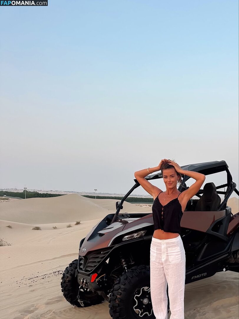 Liv Bentley / Olivia Bentley / oliviabentleyk / theoliviabentley Nude OnlyFans  Leaked Photo #4