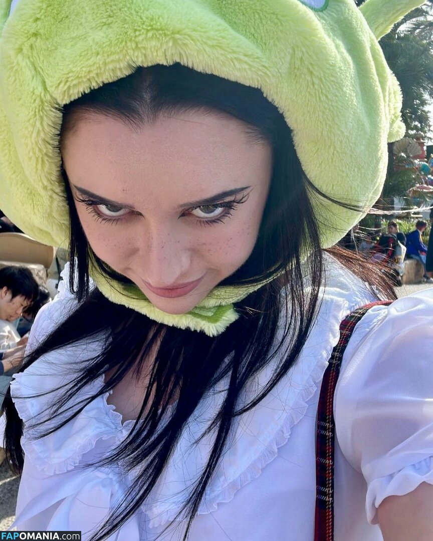 Liv Bevan / LivBev / livscopes Nude OnlyFans  Leaked Photo #1