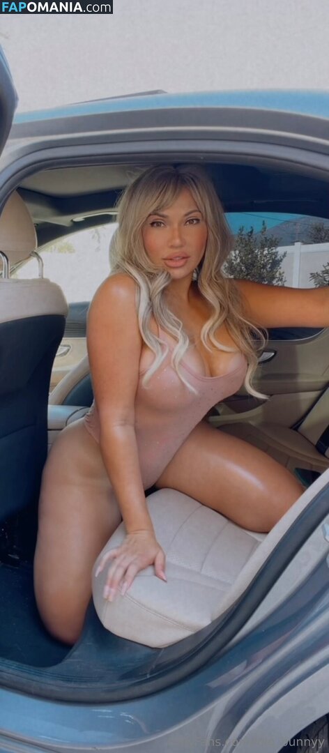 Lopera Lopez / lolo__bunnyy / lolobuns Nude OnlyFans  Leaked Photo #1