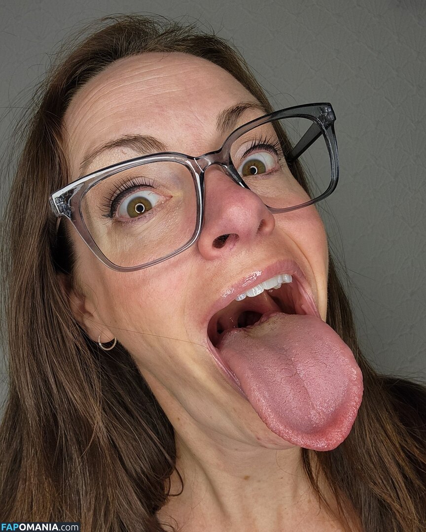 Long Tongue Fetish / _longtonguelewis / diqueentongue / longtonguelewis Nude OnlyFans  Leaked Photo #312