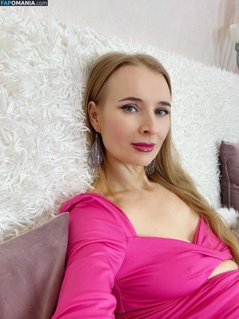 LoraColins / LoraColinz / LoraCollier / lora.colins Nude OnlyFans  Leaked Photo #20