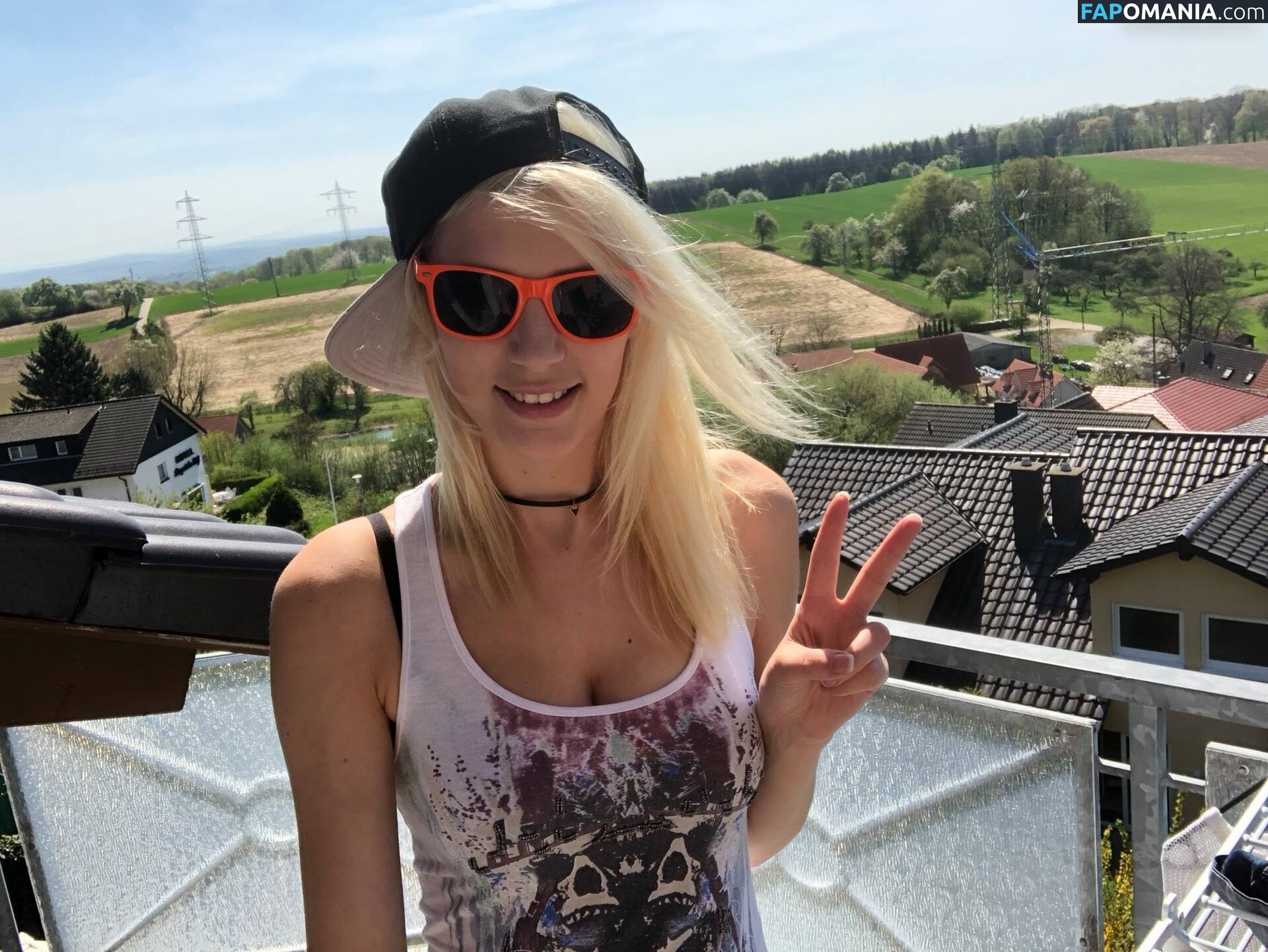 Lory / loorybbyg / vinoogeile Nude OnlyFans  Leaked Photo #2