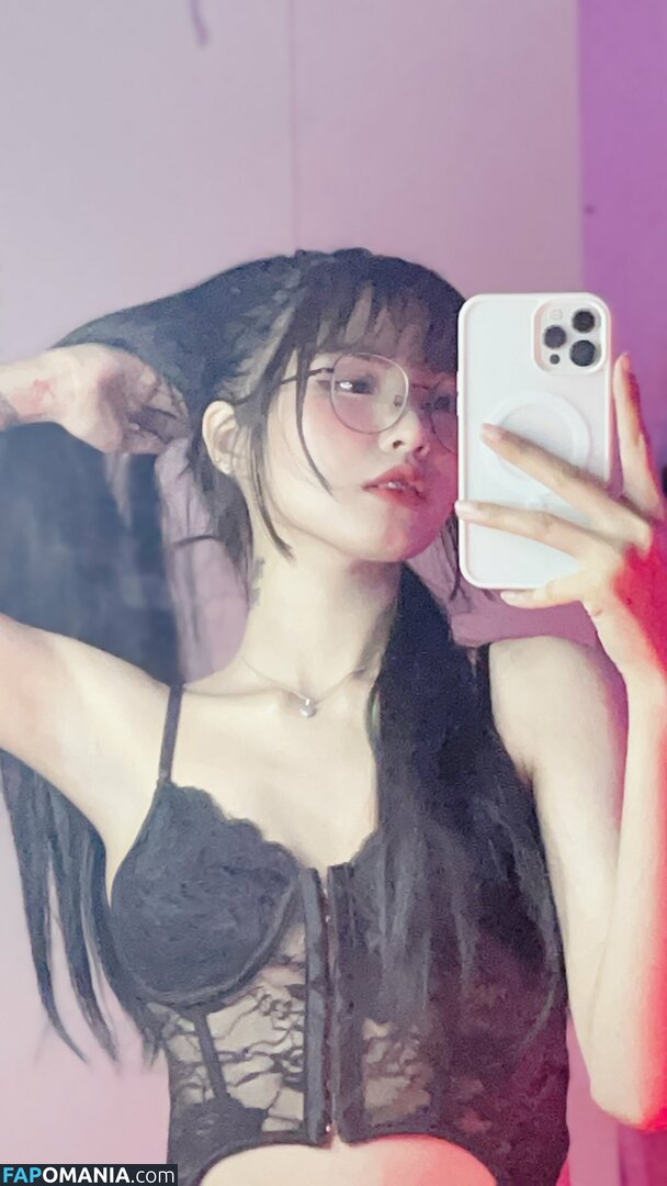 Lilith / Lou Aenlle / llthidk Nude OnlyFans  Leaked Photo #12