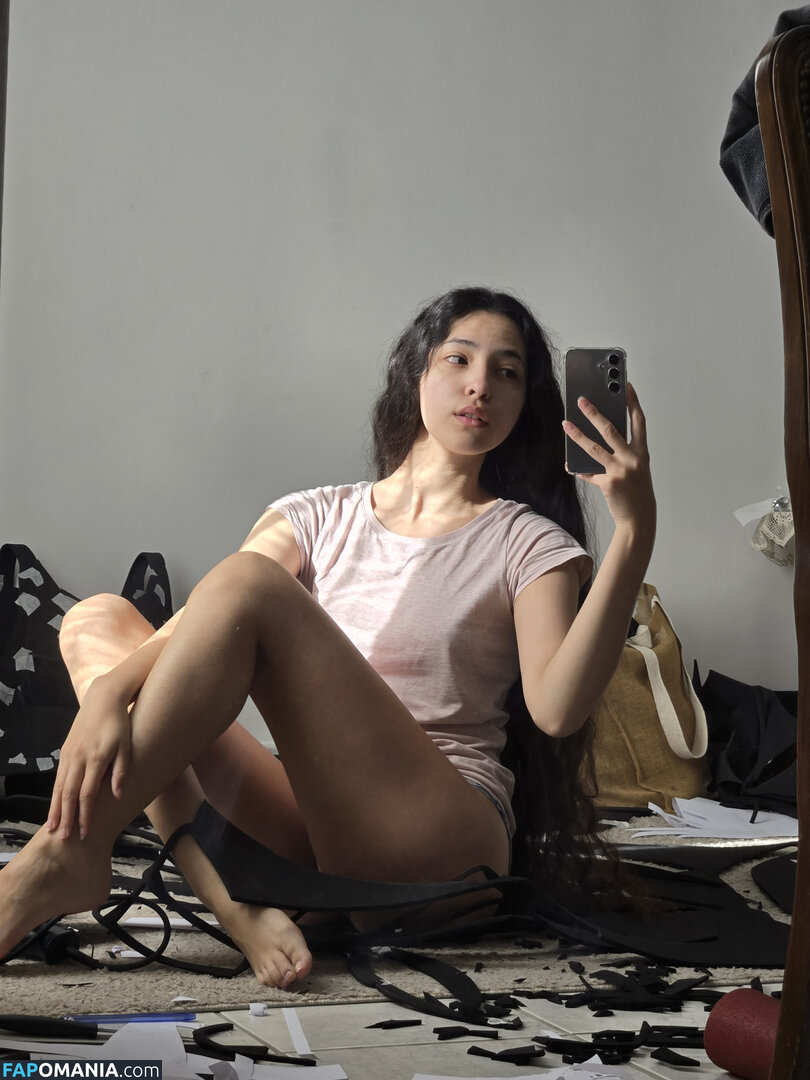 Luna Myosotis / LunaMyosotis Nude OnlyFans  Leaked Photo #1
