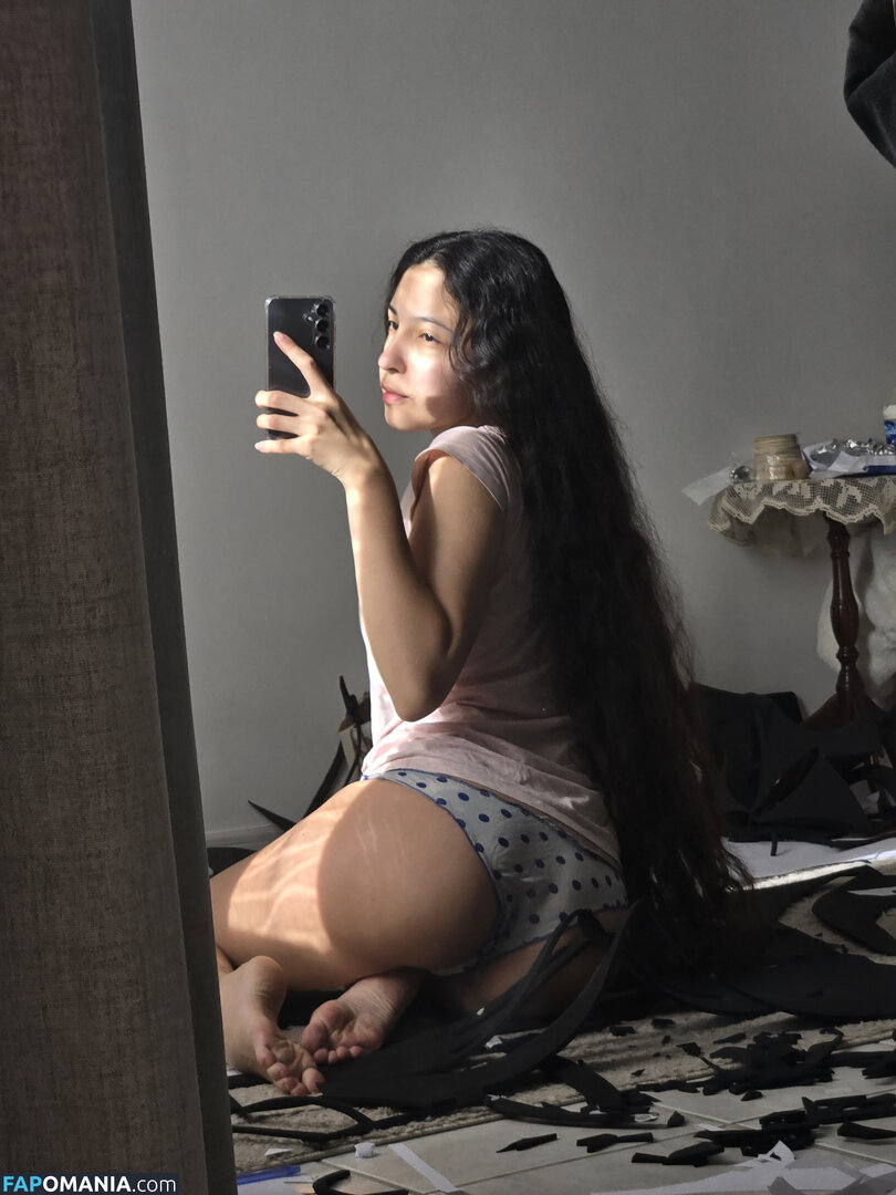 Luna Myosotis / LunaMyosotis Nude OnlyFans  Leaked Photo #3