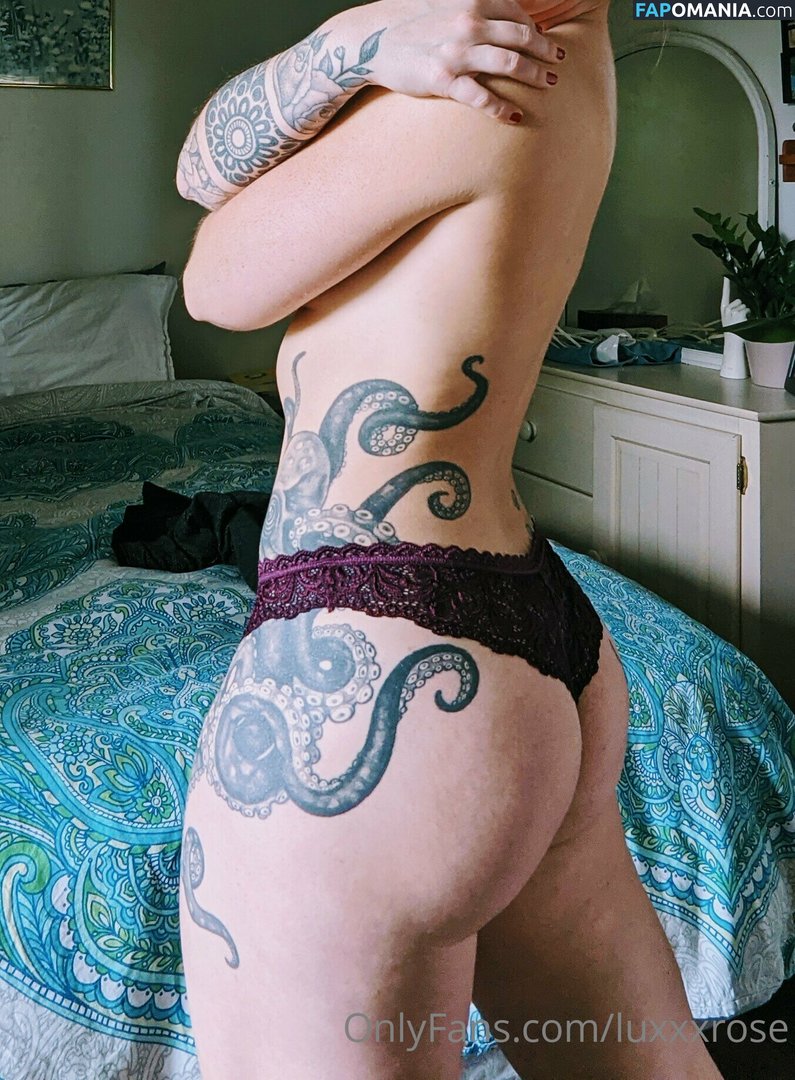 luxxrosa / luxxxrose Nude OnlyFans  Leaked Photo #9