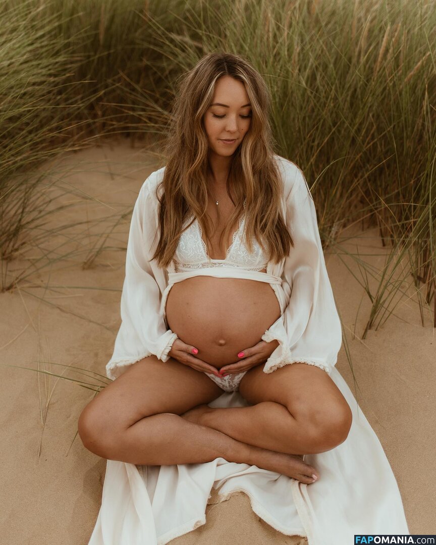 Lydia Hewitt / lydiahewittlee Nude OnlyFans  Leaked Photo #11