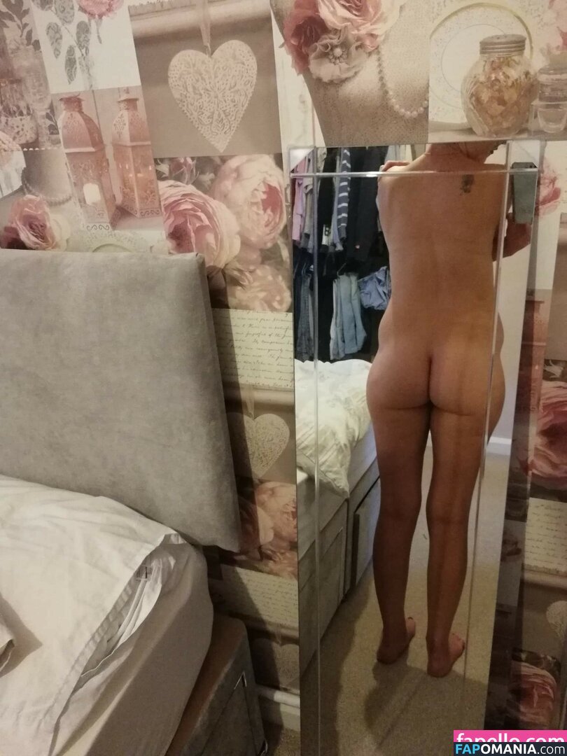 Lyl_24 / layla_24 Nude OnlyFans  Leaked Photo #3