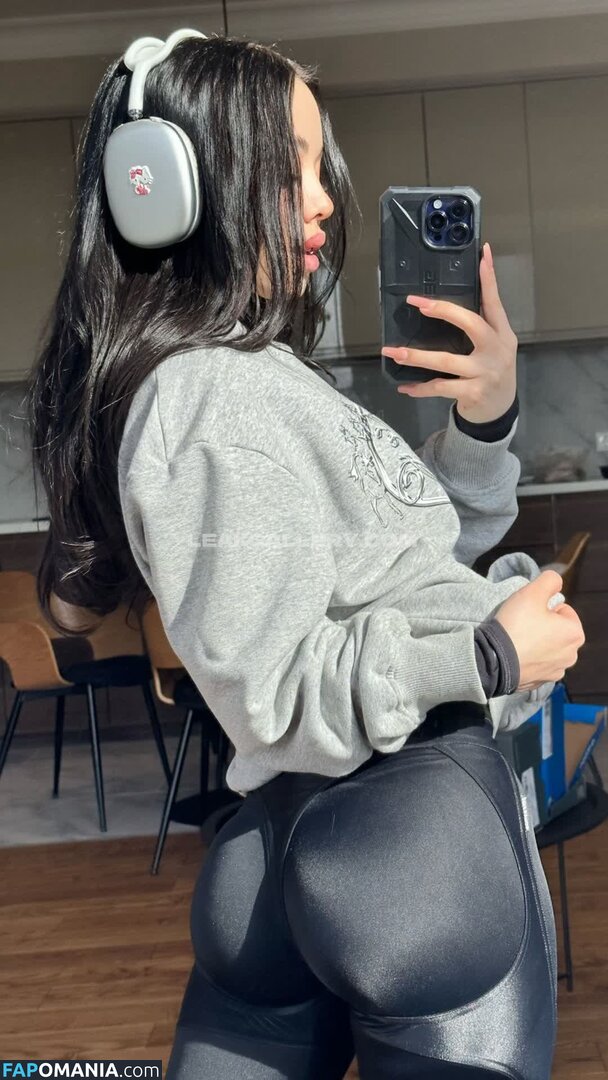 lyna_com2000 Nude OnlyFans  Leaked Photo #3