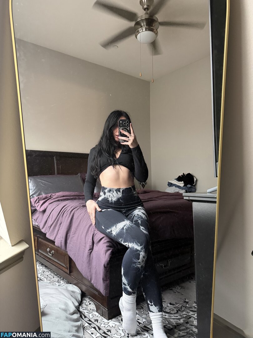 Lyndi / Lyndi__ / lindsayelizzabeth / lyndihassell Nude OnlyFans  Leaked Photo #3