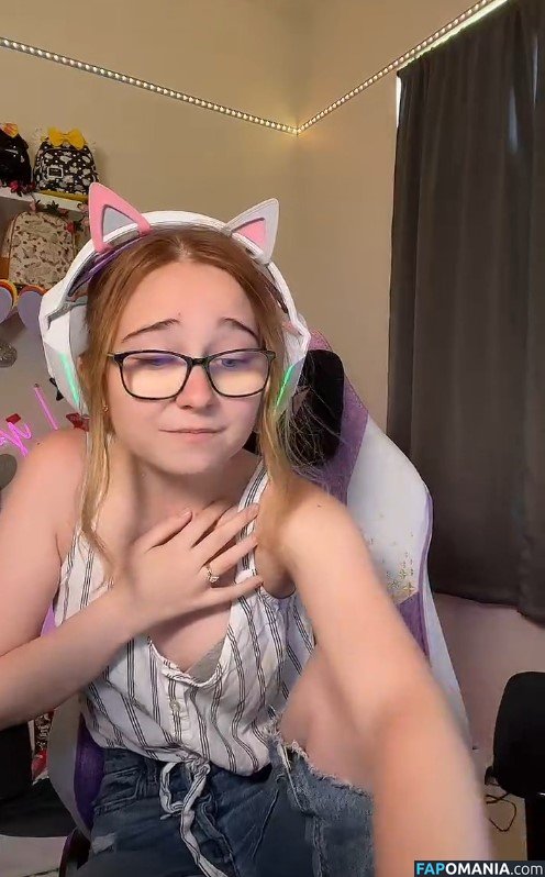 Lyssaurora Nude OnlyFans  Leaked Photo #28