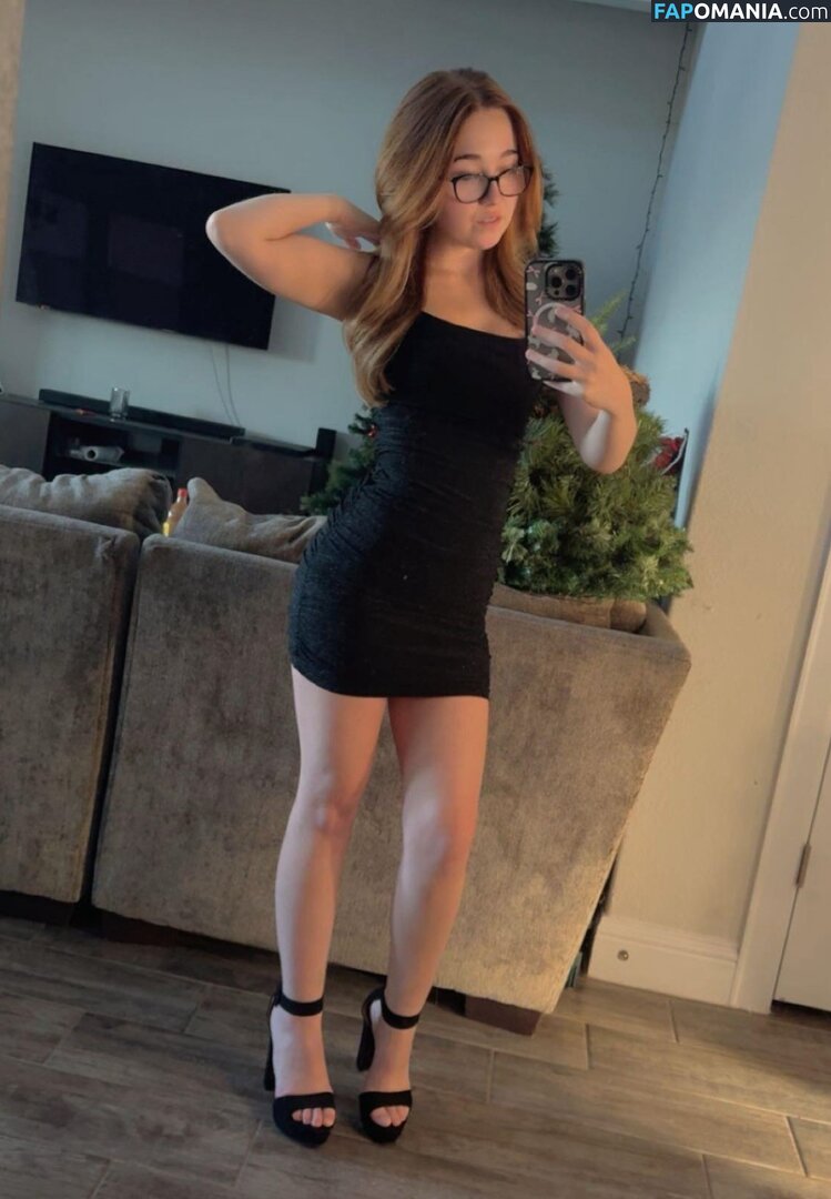 Lyssaurora Nude OnlyFans  Leaked Photo #250