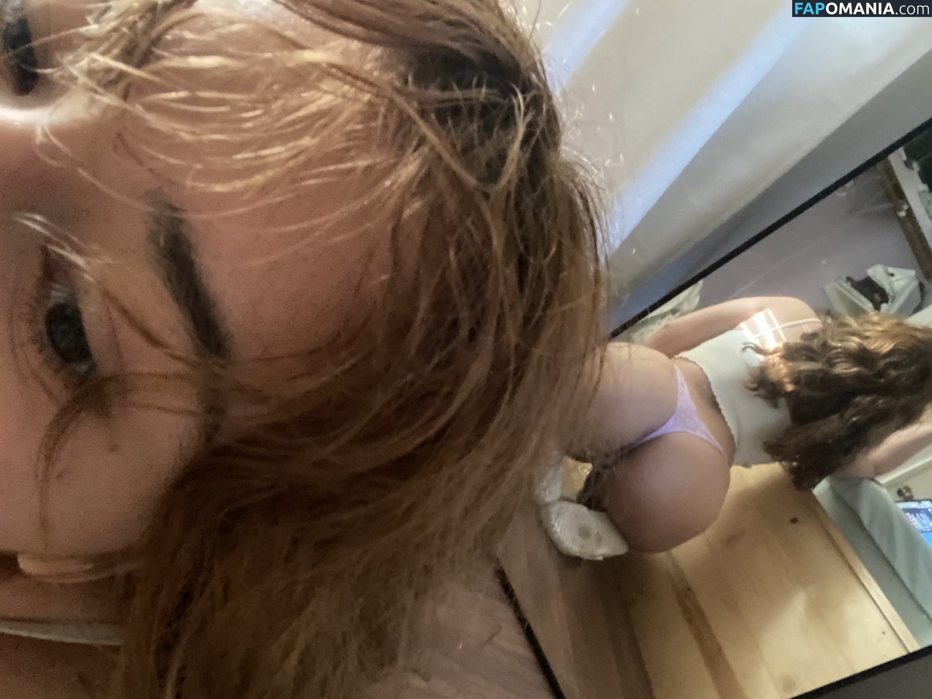 hellzheI / luvfrut / lzzle Nude OnlyFans  Leaked Photo #11