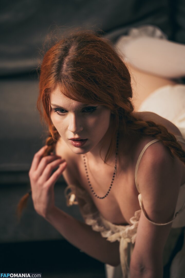 ellie_grau / m0llb / mamad0ll / mollb_cosplay Nude OnlyFans  Leaked Photo #19