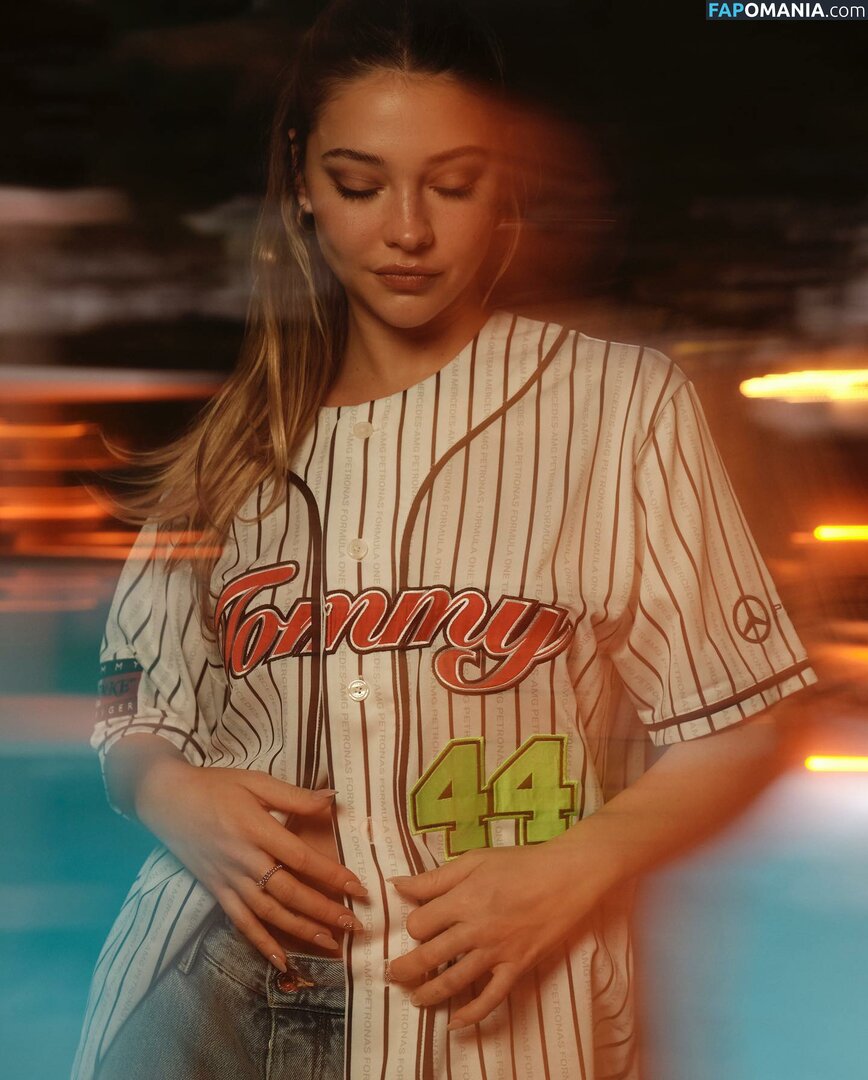 Madelyn Cline / madelyncline Nude OnlyFans  Leaked Photo #215