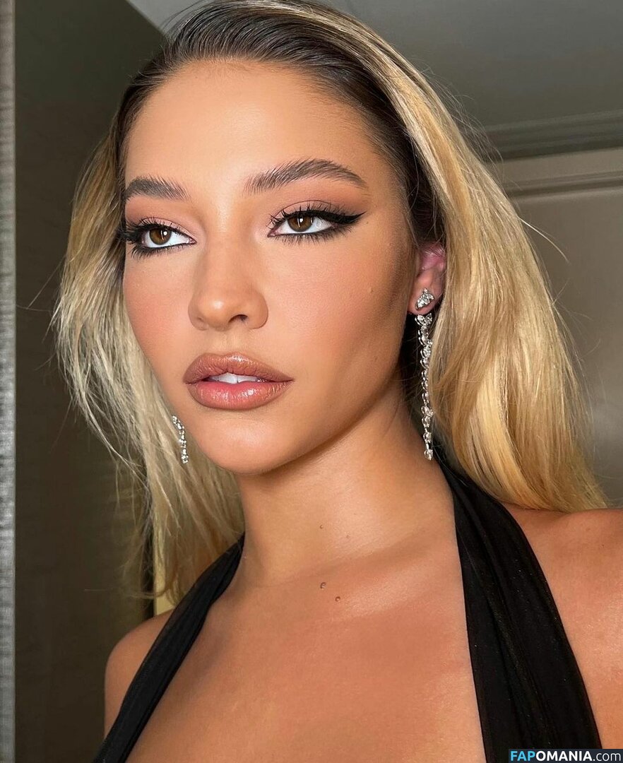 Madelyn Cline / madelyncline Nude OnlyFans  Leaked Photo #269