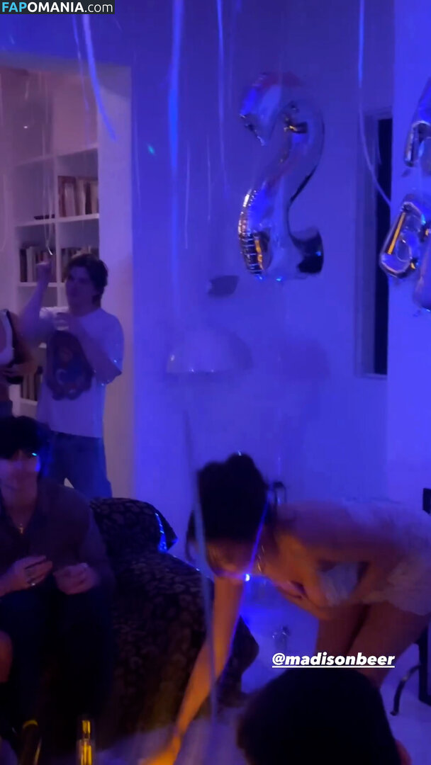 Madison Beer / madisonbeer Nude OnlyFans  Leaked Photo #93