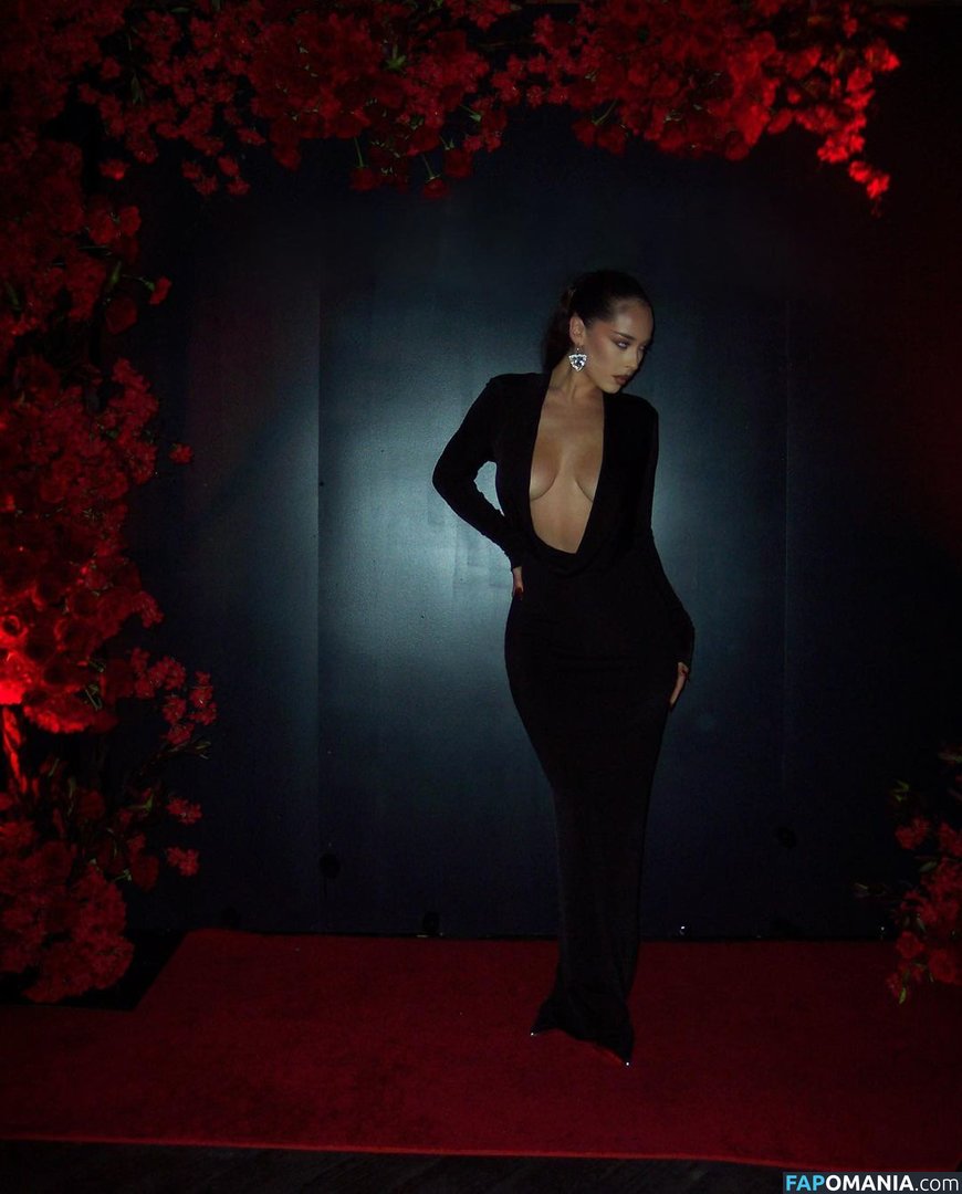 Maeta / maetasworld Nude OnlyFans  Leaked Photo #1