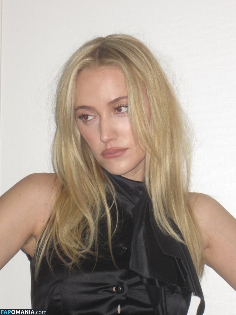 Maika Monroe / maikamonroe Nude OnlyFans  Leaked Photo #19