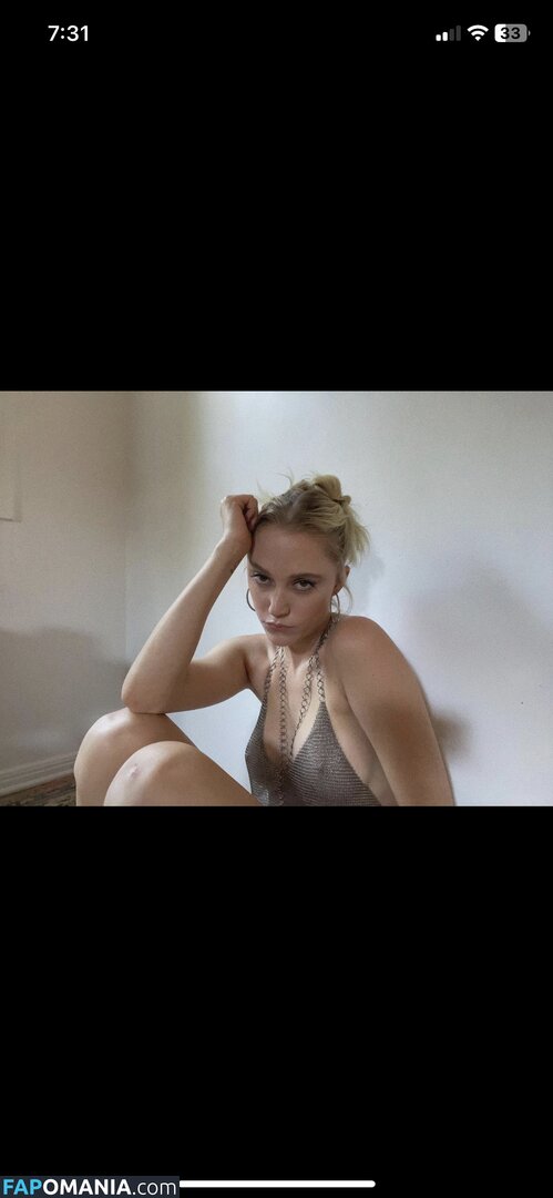 Maika Monroe / maikamonroe Nude OnlyFans  Leaked Photo #34