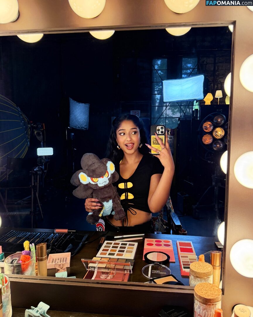 Maitreyi Ramakrishnan / maitreyiramakrishnan / ramakrishnannn Nude OnlyFans  Leaked Photo #2