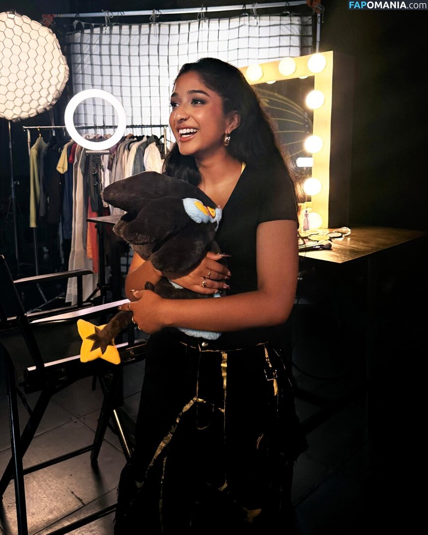 Maitreyi Ramakrishnan / maitreyiramakrishnan / ramakrishnannn Nude OnlyFans  Leaked Photo #3