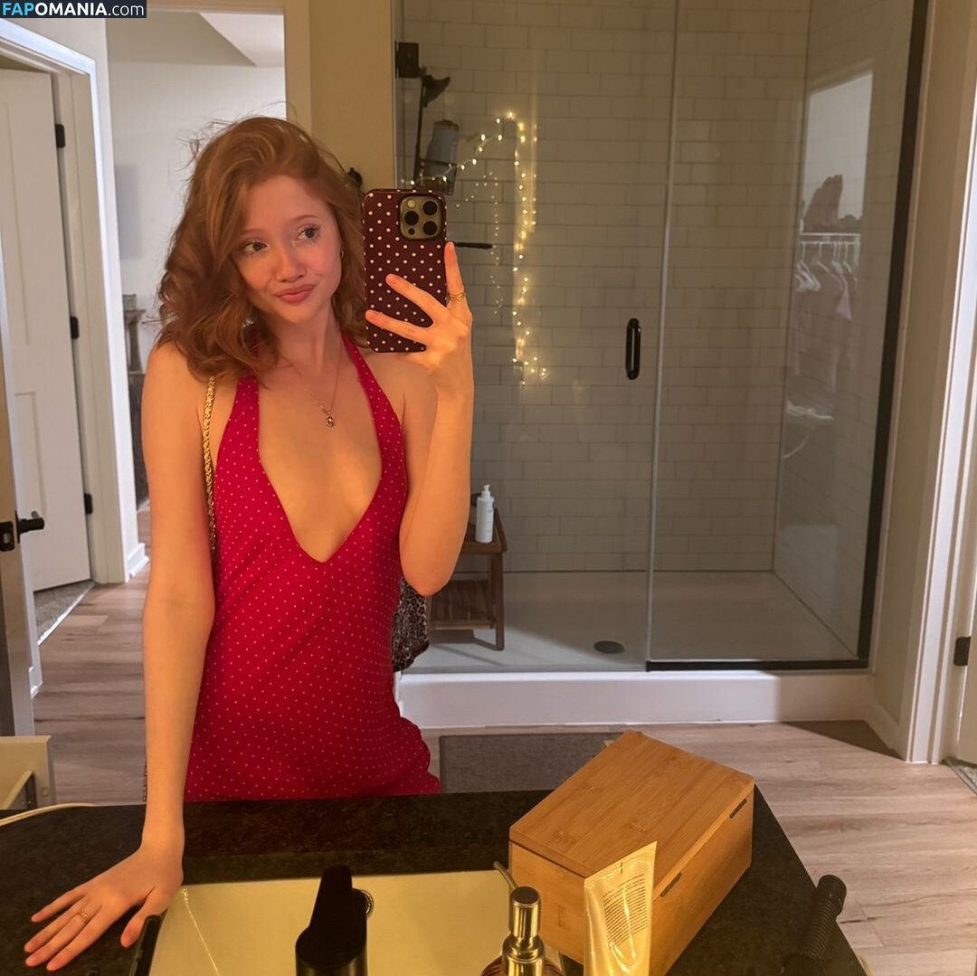 Makenna Kelly  / Makenna Kelly / Lifewithmak / lifewithmak2005 Nude OnlyFans  Leaked Photo #1