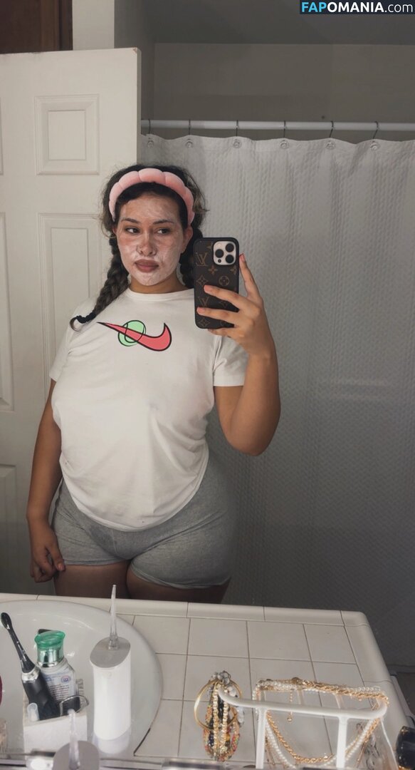 Mama E / parmererin Nude OnlyFans  Leaked Photo #2