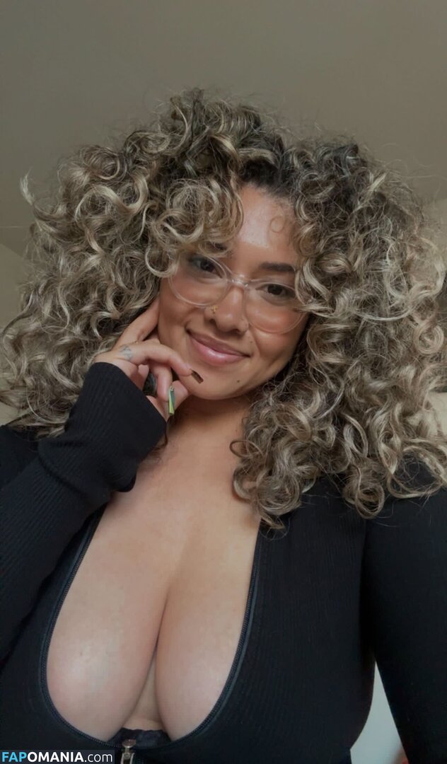 Mama E / parmererin Nude OnlyFans  Leaked Photo #4