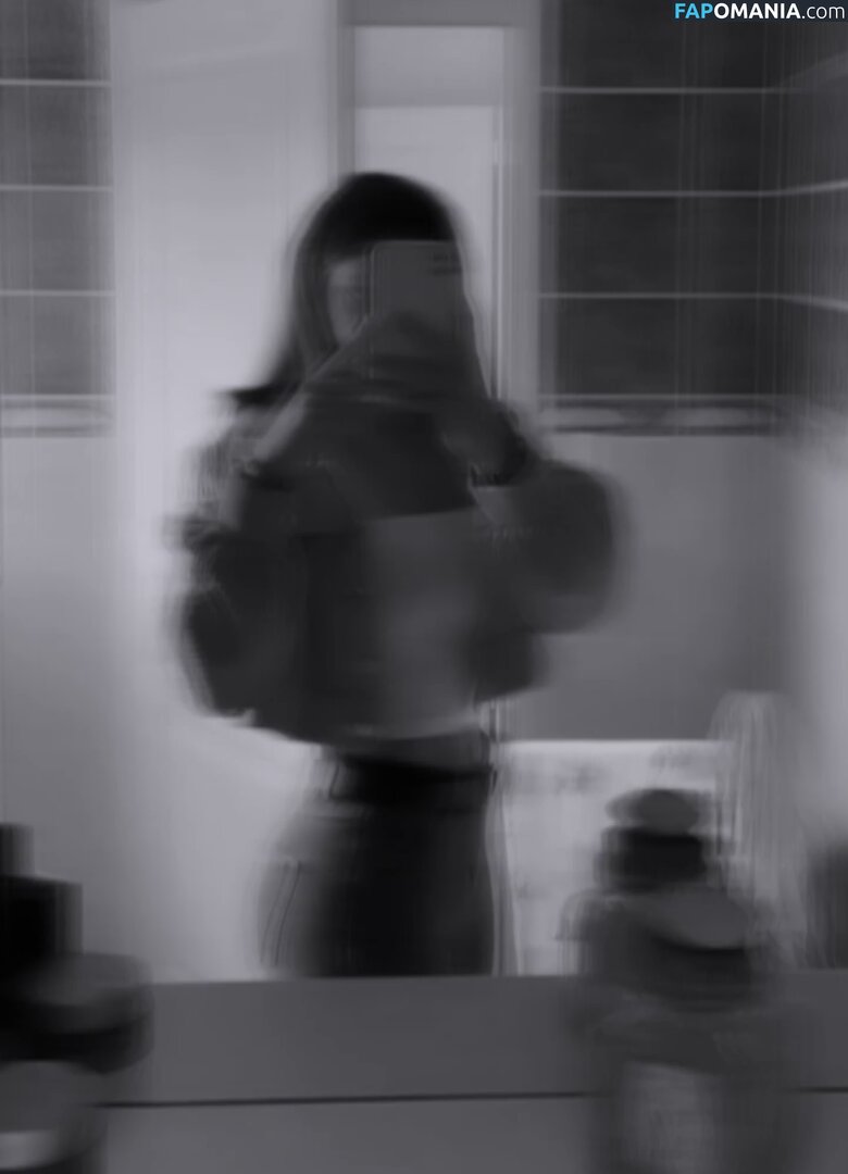 Maïna / _mmainaa_ Nude OnlyFans  Leaked Photo #1