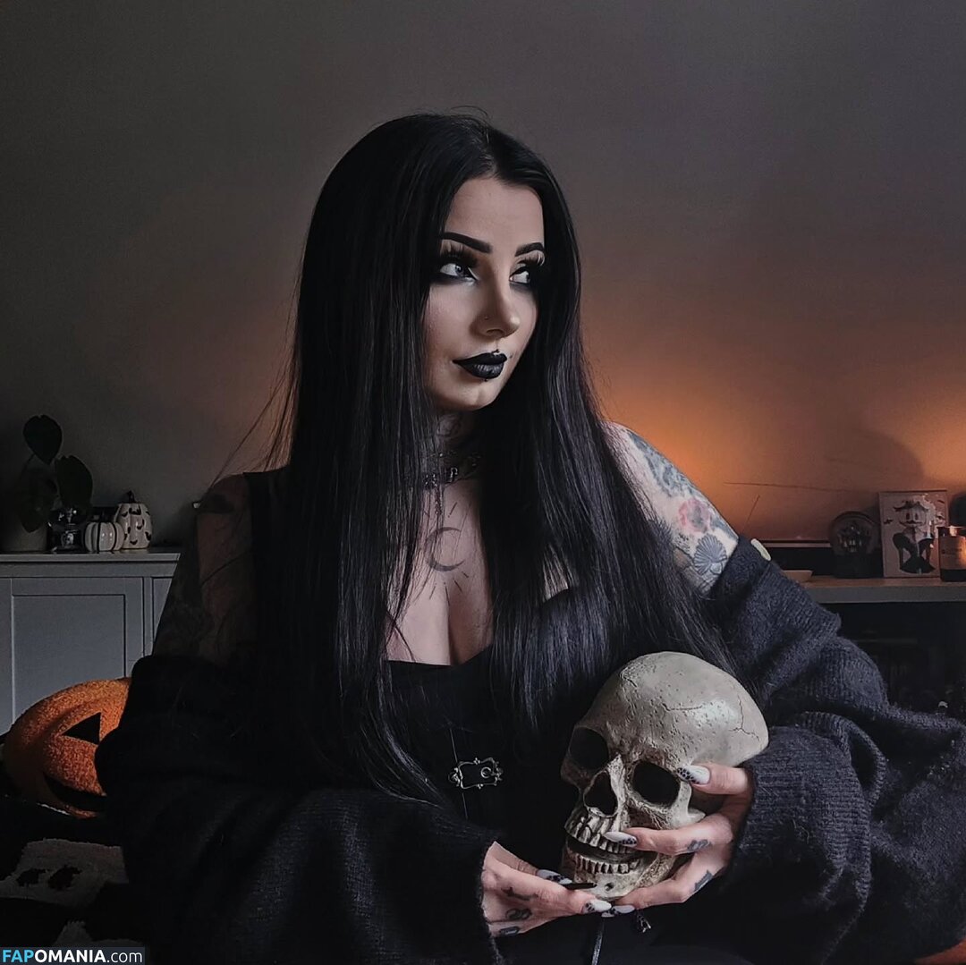 Marciasrarcia / Marta M. Nude OnlyFans  Leaked Photo #2