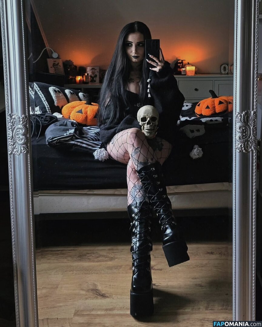 Marciasrarcia / Marta M. Nude OnlyFans  Leaked Photo #4