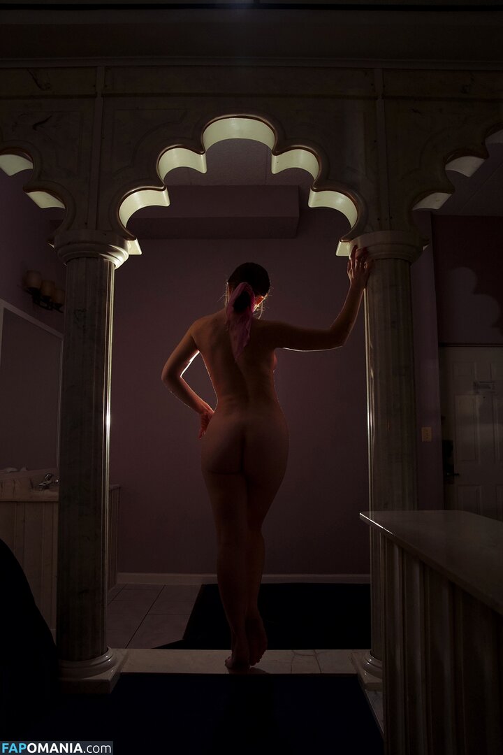 Margaret Bienert / aprettycoolgirl Nude OnlyFans  Leaked Photo #5